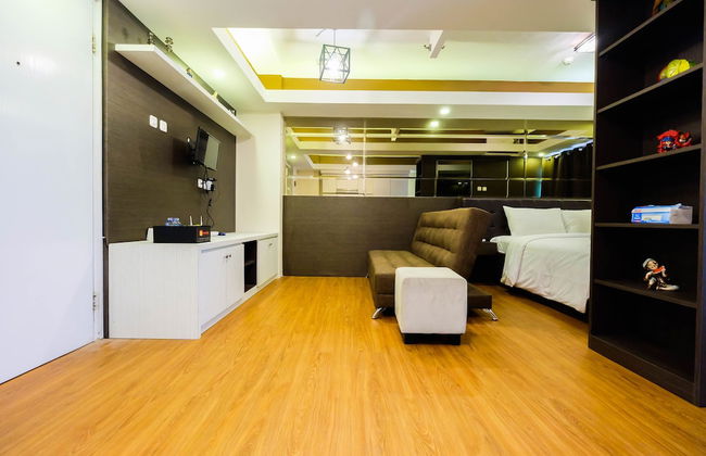 Spacious Studio Room at Green Pramuka Apartment - Foto 17