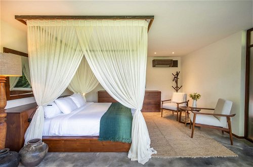 Photo 8 - Luxury Jungle Villa, 3 BR, Ubud With Staff
