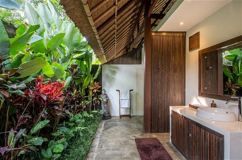Foto 58 - Luxury Jungle Villa, 3 BR, Ubud With Staff