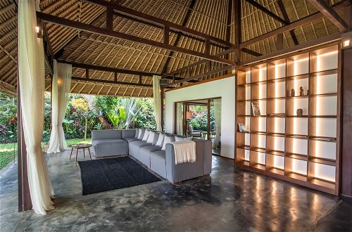 Foto 32 - Luxury Jungle Villa, 3 BR, Ubud With Staff