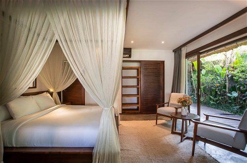 Foto 3 - Luxury Jungle Villa, 3 BR, Ubud With Staff