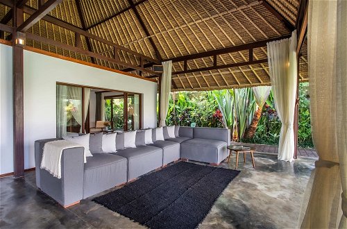 Foto 39 - Luxury Jungle Villa, 3 BR, Ubud With Staff