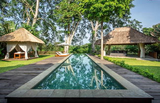 Foto 1 - Luxury Jungle Villa, 3 BR, Ubud With Staff