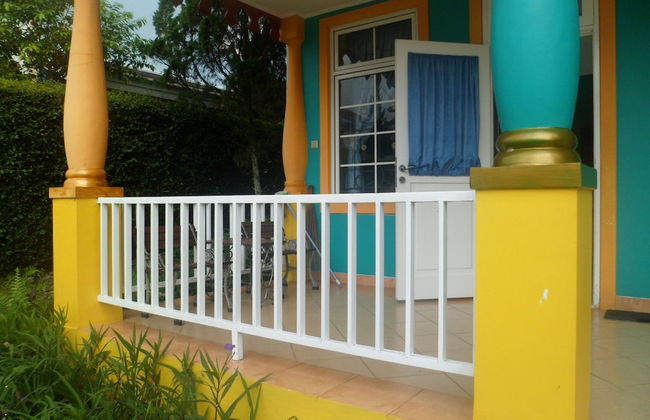 Villa Kota Bunga Violet - Foto 18