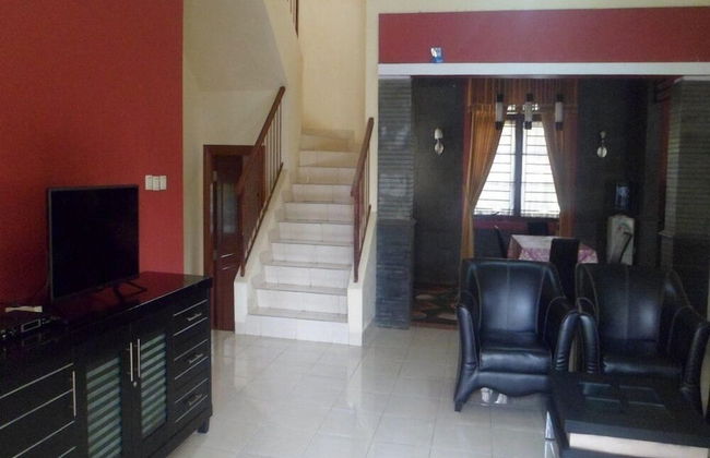 Villa Kota Bunga Violet - Foto 15