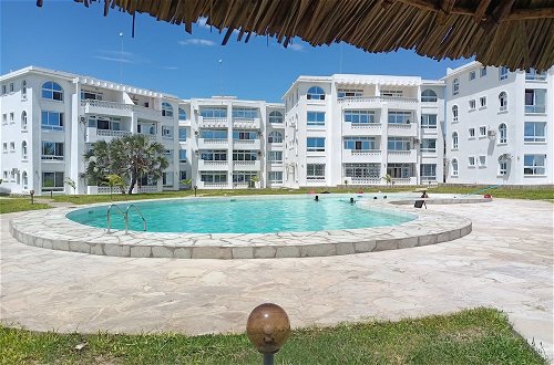 Photo 1 - 1-bedroom Apartment With Pool View, Beach Experien