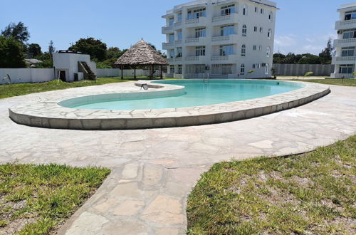 Foto 17 - 1-bedroom Apartment With Pool View, Beach Experien