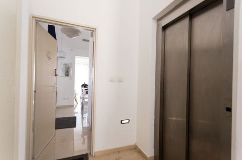 Photo 2 - Amazing Apartment near Mahane Yehuda