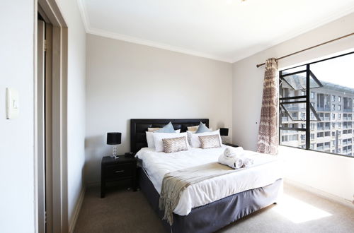 Photo 13 - Prestige Apartment Sandton at Westpoint