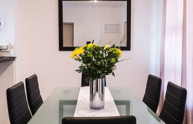 Prestige Apartment Sandton at Westpoint - Foto 15