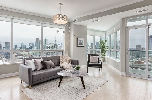 Foto 1 - QuickStay - Modern 2-Bedroom Condo, Panoramic City Views
