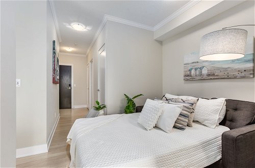Foto 6 - QuickStay - Modern 2-Bedroom Condo, Panoramic City Views