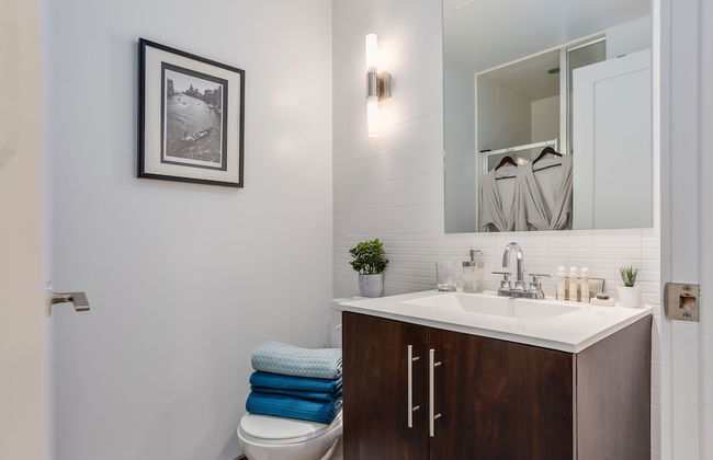 QuickStay - Modern 2-Bedroom Condo, Panoramic City Views - Foto 21