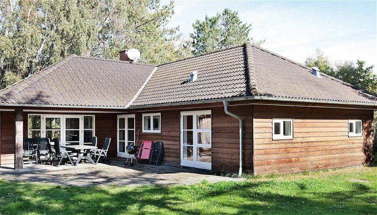 Foto 1 - 8 Person Holiday Home in Store Fuglede