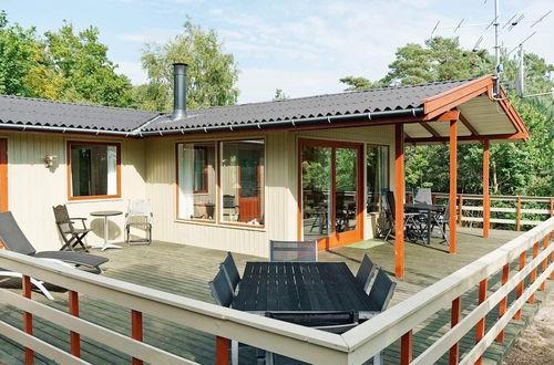 Photo 12 - 6 Person Holiday Home in Aakirkeby