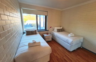 Photo 2 - OCEANS 4 Holiday or Business Apartment