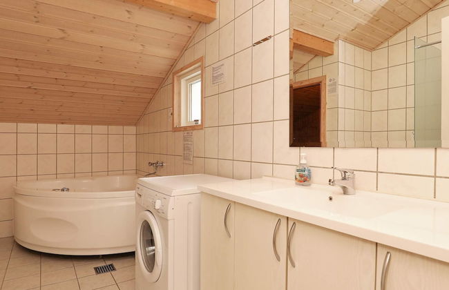 8 Person Holiday Home in Dannemare - Photo 3