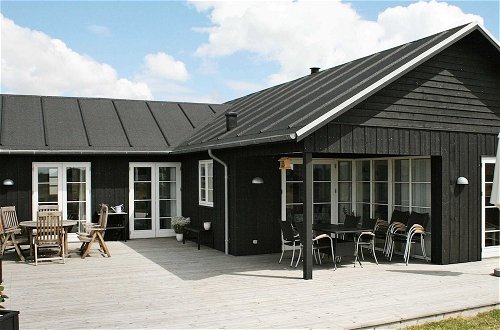 Photo 19 - 10 Person Holiday Home in Nysted