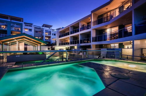 Photo 16 - 2BR Coolum Beach Rooftop Terrace Spa Tennis Pool