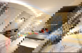 Photo 2 - Yourplace Central Apartments