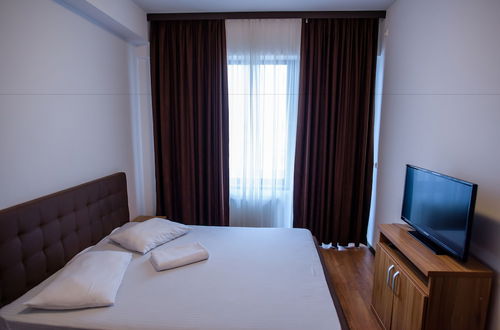 Photo 23 - Beach Vibe Apartments Summerland Mamaia