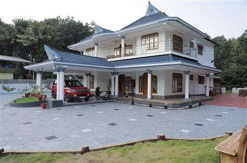 Foto 15 - Captivating 5-bed Villa in Vettiyar