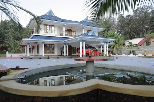 Foto 13 - Captivating 5-bed Villa in Vettiyar