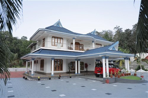 Foto 14 - Captivating 5-bed Villa in Vettiyar