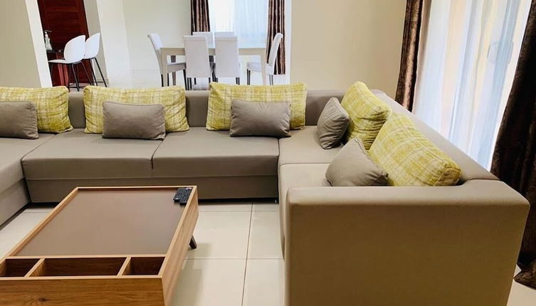 Photo 1 - 3 Bedroomed Fully Furnished Apartment in Bdex