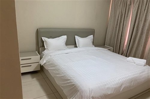 Photo 10 - 3 Bedroomed Fully Furnished Apartment in Bdex