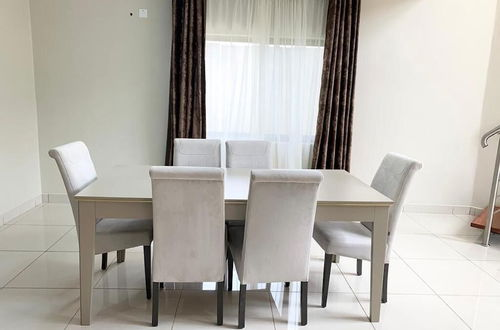 Photo 15 - 3 Bedroomed Fully Furnished Apartment in Bdex