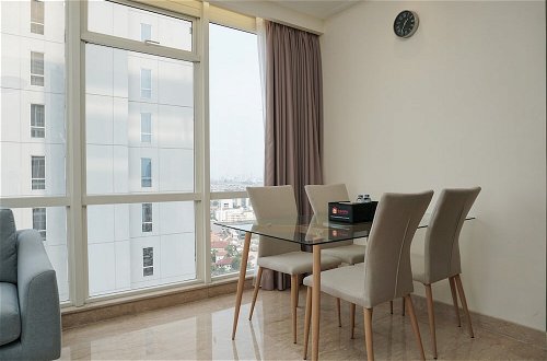 Photo 6 - Cozy with Private Lift 2BR at Menteng Park Apartment