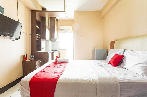 Foto 9 - RedDoorz Apartment @ Gateway Cicadas