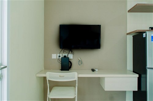 Photo 8 - Minimalist and Cozy Living Studio Apartment at B Residence