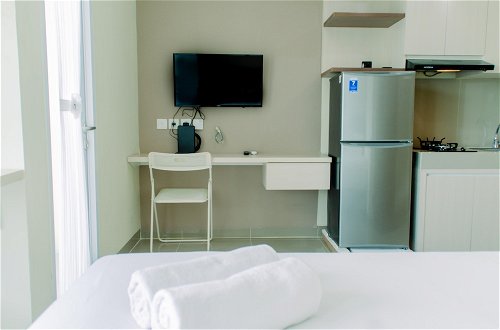Photo 13 - Minimalist and Cozy Living Studio Apartment at B Residence