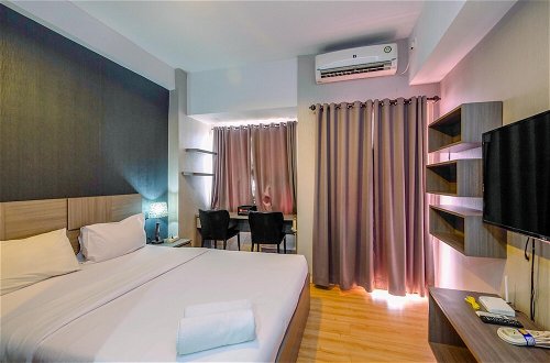 Photo 5 - Cozy Living and Homey Studio Apartment at Margonda Residence 5