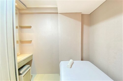 Photo 13 - Modern & Cozy 2BR Apartment At Gateway Pasteur