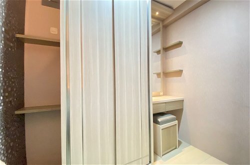 Photo 7 - Modern & Cozy 2BR Apartment At Gateway Pasteur