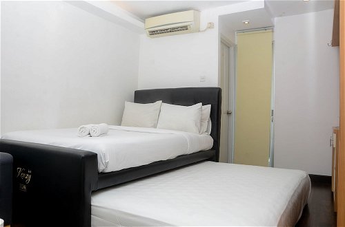 Foto 3 - Fully Furnished with Cozy Design Studio Bassura City Apartment