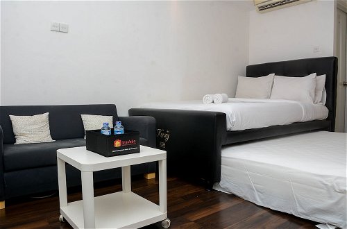 Photo 6 - Fully Furnished with Cozy Design Studio Bassura City Apartment