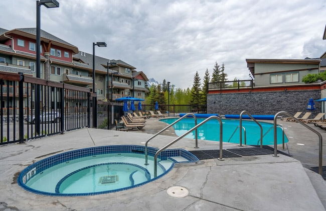 SPACIOUS 3-Br Luxury Condo | HEATED Pool + 3 Hot Tubs | Pool Table | Hm Theatre - Foto 40