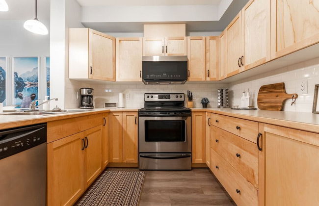 SPACIOUS 3-Br Luxury Condo | HEATED Pool + 3 Hot Tubs | Pool Table | Hm Theatre - Foto 15