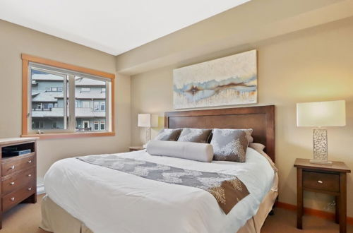 Photo 5 - SPACIOUS 3-Br Luxury Condo | HEATED Pool + 3 Hot Tubs | Pool Table | Hm Theatre