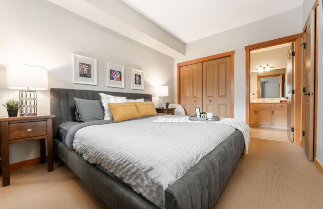 SPACIOUS 3-Br Luxury Condo | HEATED Pool + 3 Hot Tubs | Pool Table | Hm Theatre - Foto 1