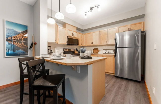 SPACIOUS 3-Br Luxury Condo | HEATED Pool + 3 Hot Tubs | Pool Table | Hm Theatre - Foto 13