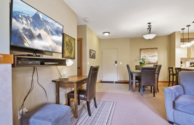 SPACIOUS 3-Br Luxury Condo | HEATED Pool + 3 Hot Tubs | Pool Table | Hm Theatre - Foto 16
