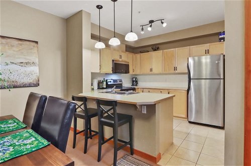 Photo 19 - SPACIOUS 3-Br Luxury Condo | HEATED Pool + 3 Hot Tubs | Pool Table | Hm Theatre
