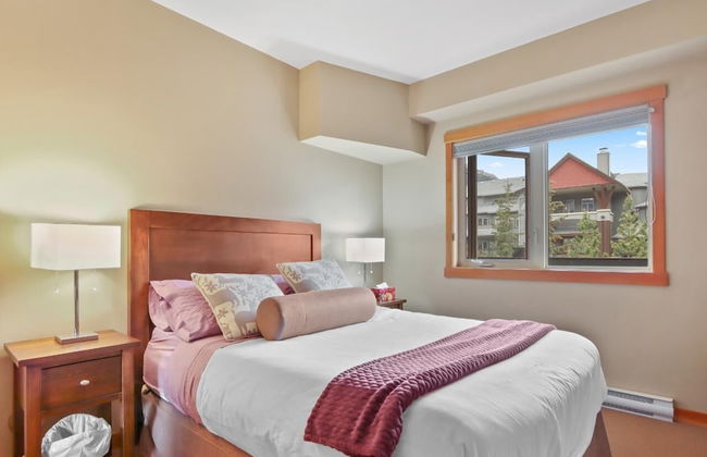 SPACIOUS 3-Br Luxury Condo | HEATED Pool + 3 Hot Tubs | Pool Table | Hm Theatre - Foto 2