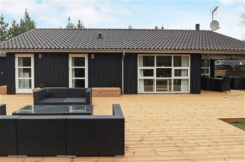 Photo 22 - 9 Person Holiday Home in Albaek