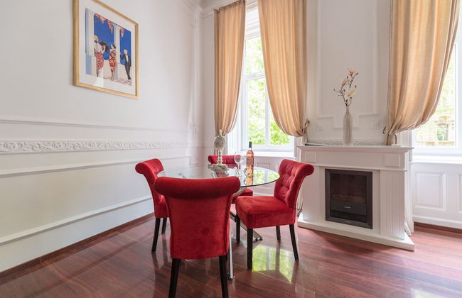Music Academy Suite Café Vian Apartman Kft - Foto 3